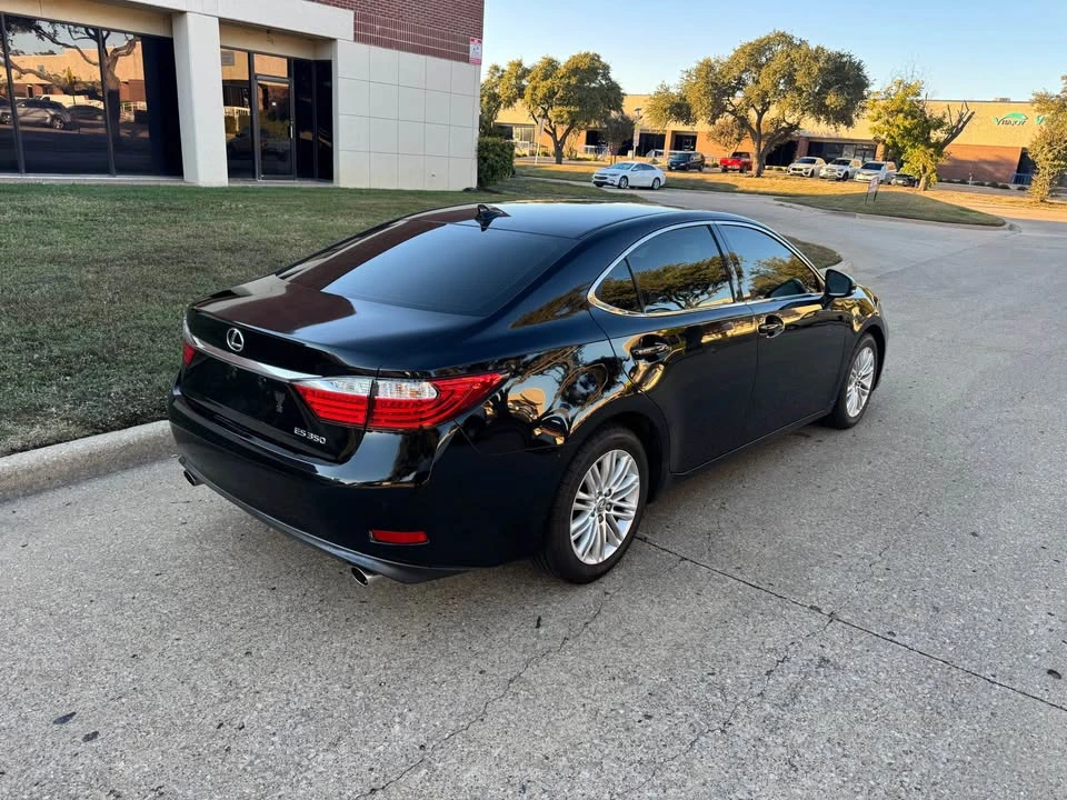 2013 Lexus ES 6th Gen - Image 4 of 19
