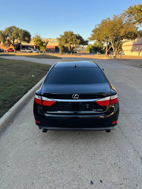 2013 Lexus ES 6th Gen - Image 5 of 19