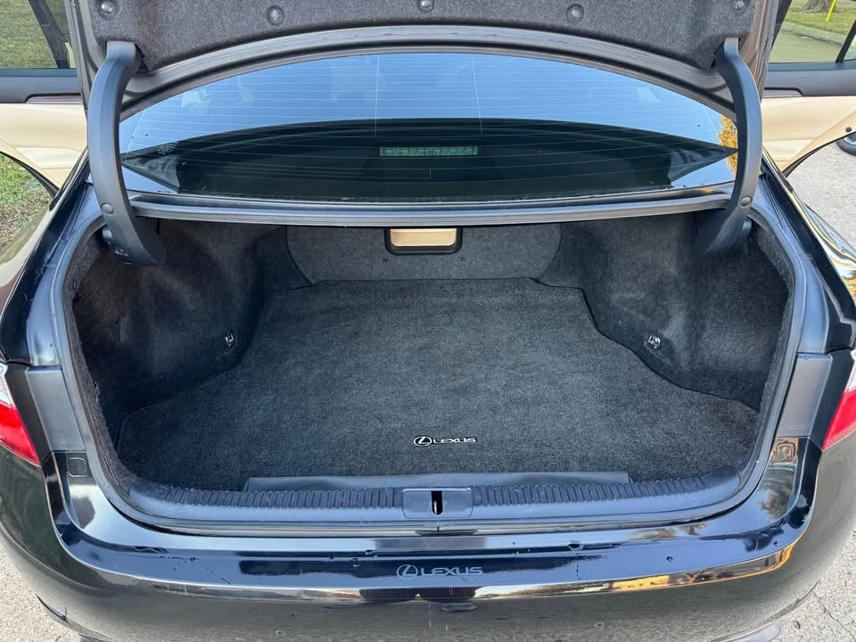 2013 Lexus ES 6th Gen - Image 11 of 19