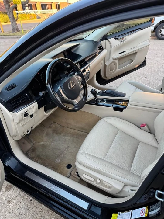 2013 Lexus ES 6th Gen - Image 13 of 19