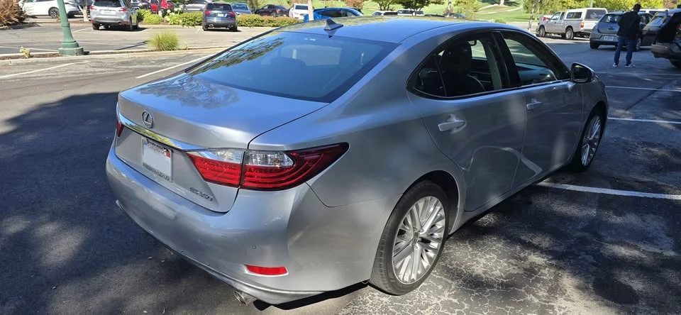 2013 Lexus ES 6th Gen - Image 4 of 11