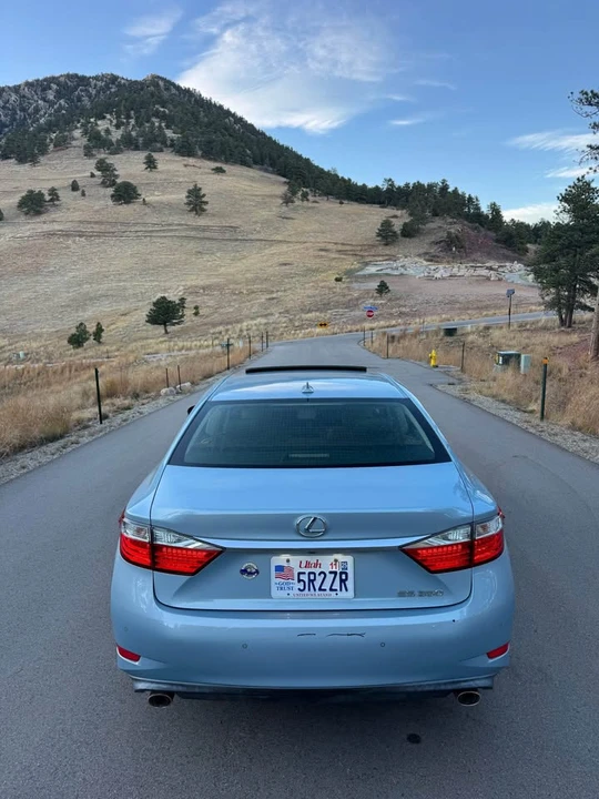 2013 Lexus ES 6th Gen - Image 17 of 17
