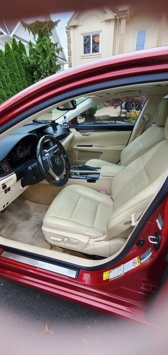 2013 Lexus ES 6th Gen - Image 4 of 12
