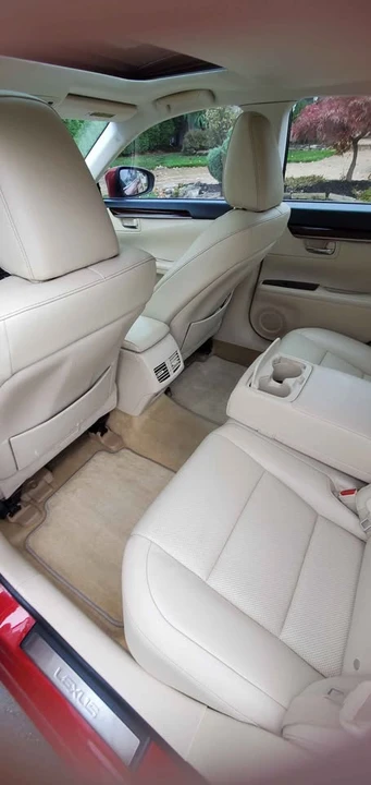 2013 Lexus ES 6th Gen - Image 6 of 12