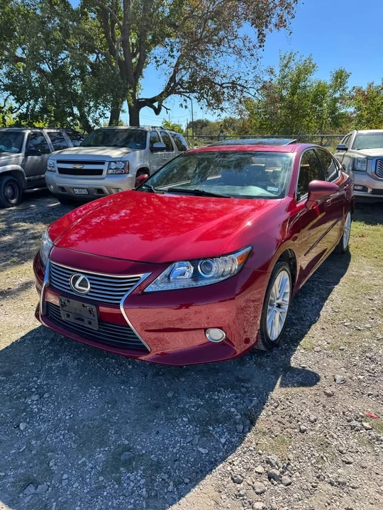 2013 Lexus ES 6th Gen - Image 2 of 9