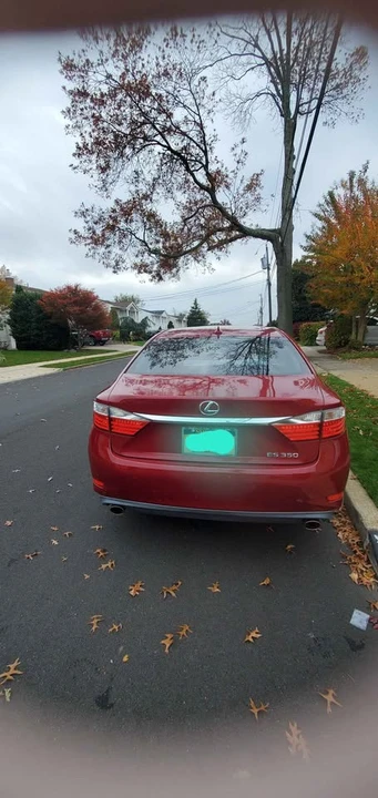2013 Lexus ES 6th Gen - Image 2 of 12