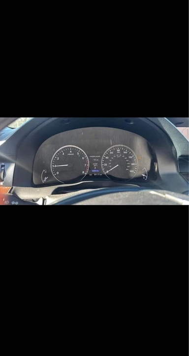 2013 Lexus ES 6th Gen - Image 9 of 14