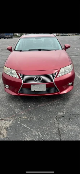 2013 Lexus ES 6th Gen - Image 8 of 14