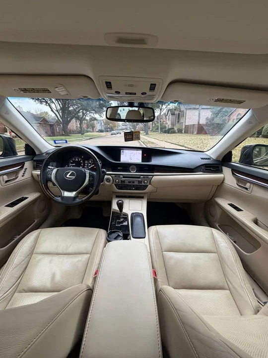 2013 Lexus ES 6th Gen - Image 6 of 12