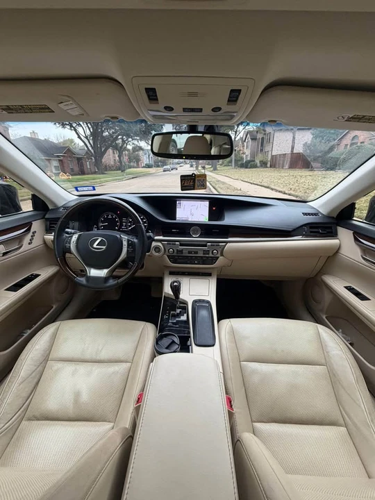 2013 Lexus ES 6th Gen - Image 5 of 12