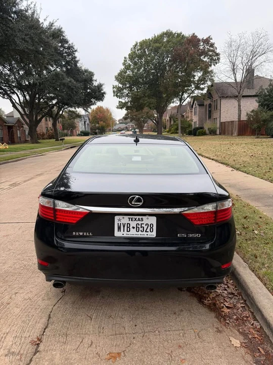 2013 Lexus ES 6th Gen - Image 3 of 12