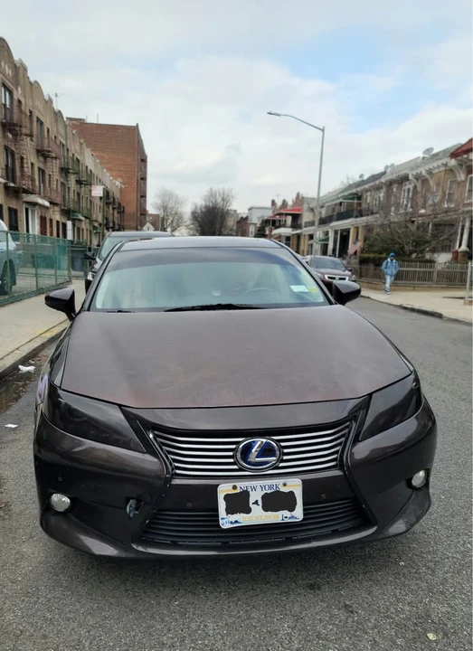 2013 Lexus ES 6th Gen - Image 11 of 20