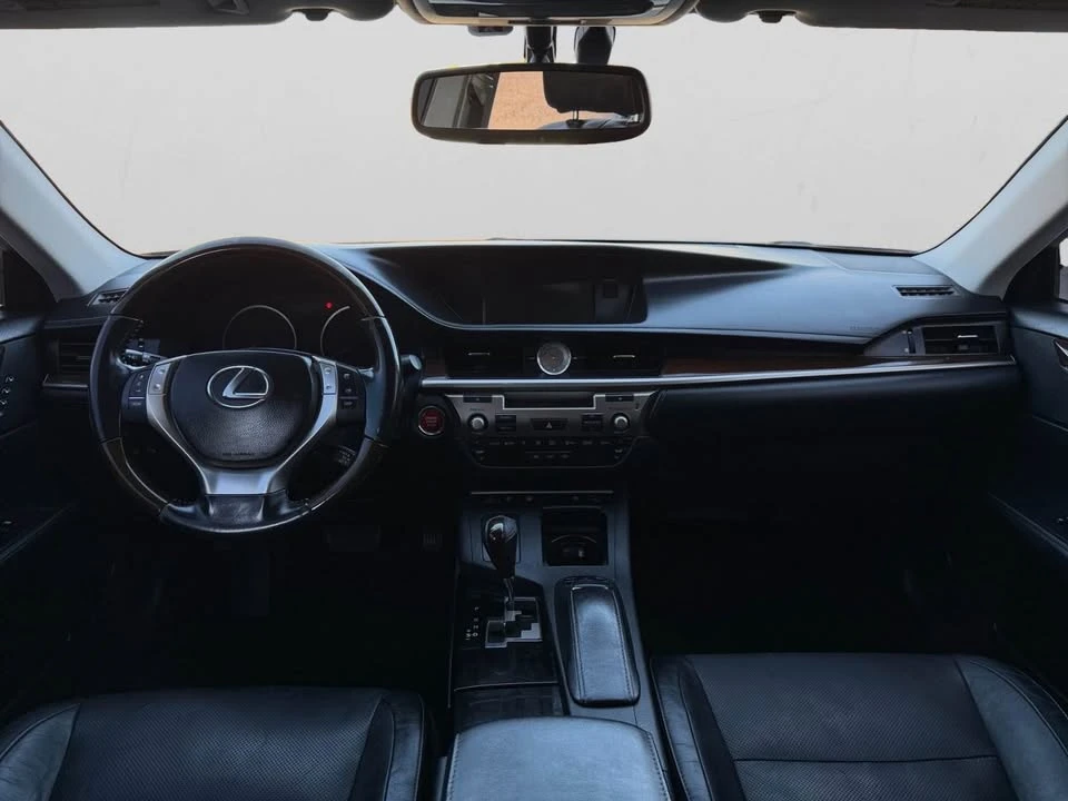 2013 Lexus ES 6th Gen - Image 7 of 15