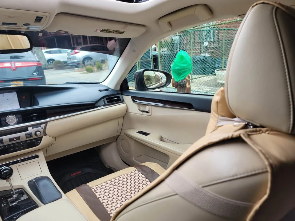 2013 Lexus ES 6th Gen - Image 14 of 20