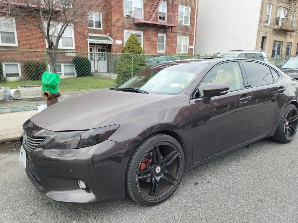 2013 Lexus ES 6th Gen - Image 19 of 20