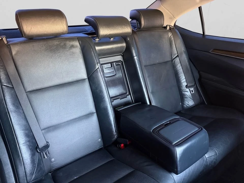 2013 Lexus ES 6th Gen - Image 10 of 15