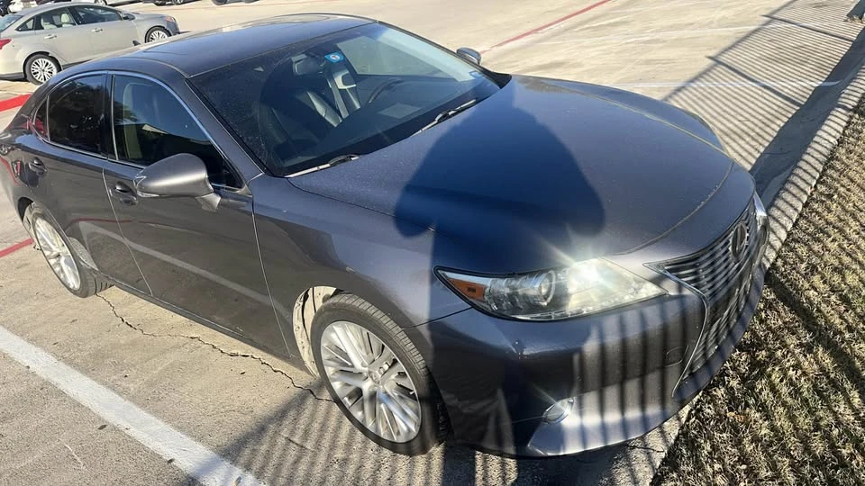 2013 Lexus ES 6th Gen - Image 3 of 5