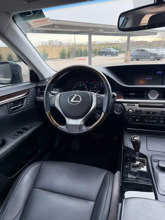 2013 Lexus ES 6th Gen - Image 13 of 14
