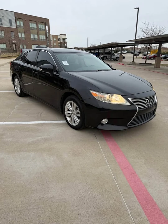 2013 Lexus ES 6th Gen - Image 3 of 14