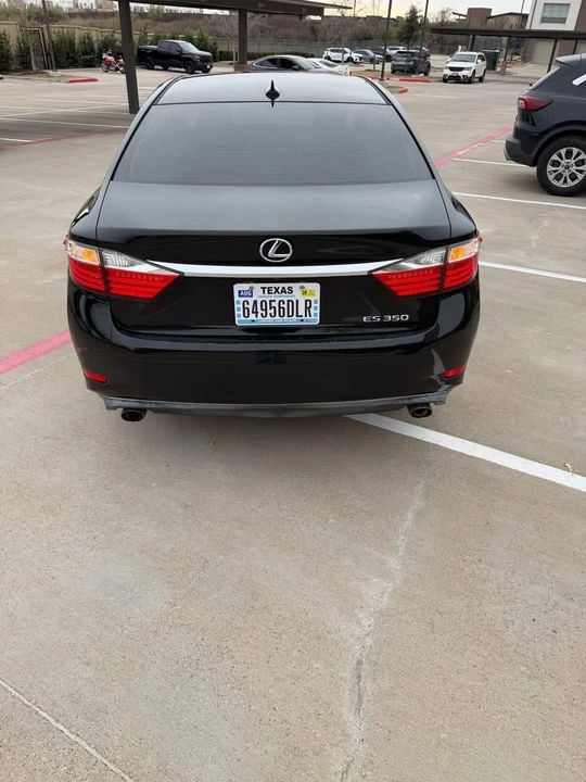 2013 Lexus ES 6th Gen - Image 5 of 14