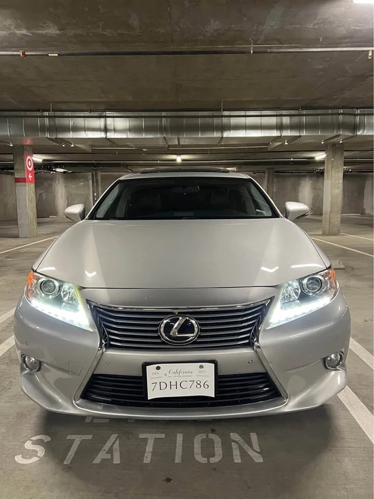 2013 Lexus ES 6th Gen - Image 20 of 20