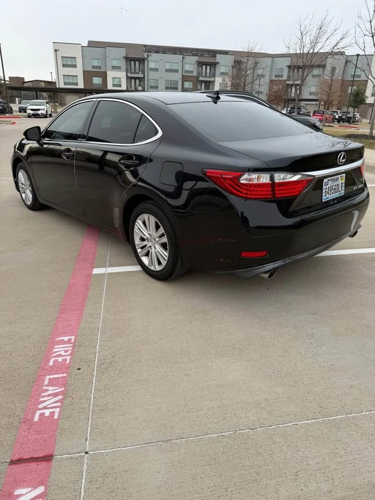 2013 Lexus ES 6th Gen - Image 7 of 14