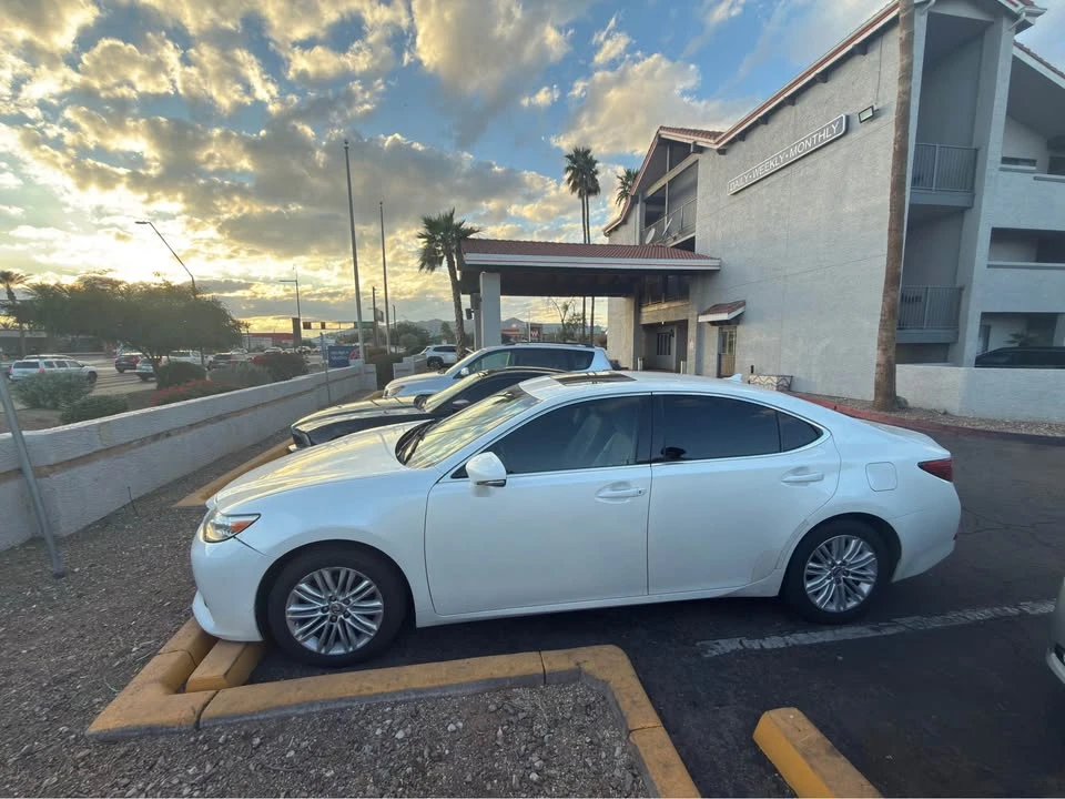 2013 Lexus ES 6th Gen - Image 3 of 5