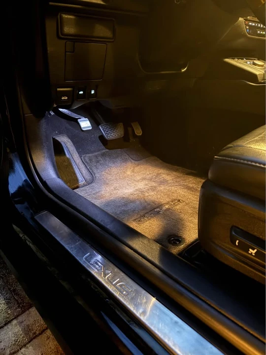 2013 Lexus ES 6th Gen - Image 10 of 11