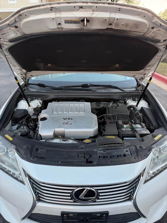 2013 Lexus ES 6th Gen - Image 12 of 14