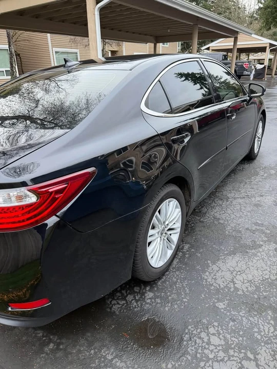 2013 Lexus ES 6th Gen - Image 4 of 7
