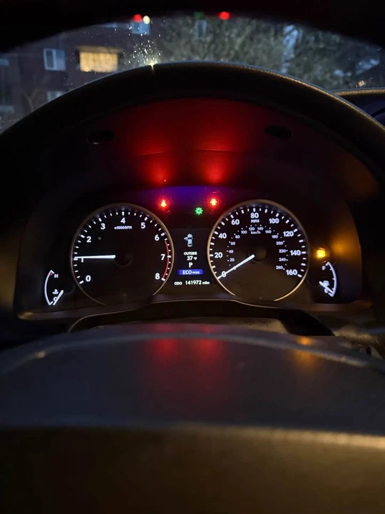 2013 Lexus ES 6th Gen - Image 6 of 11