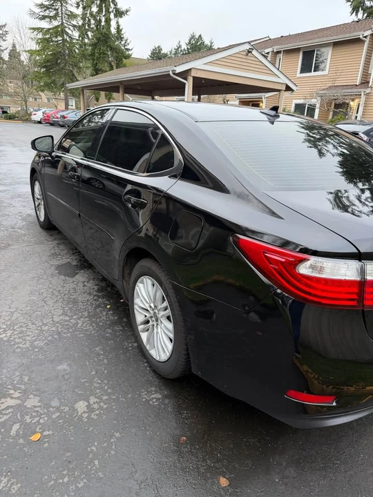 2013 Lexus ES 6th Gen - Image 3 of 7