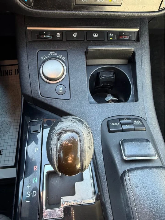 2013 Lexus ES 6th Gen - Image 16 of 18
