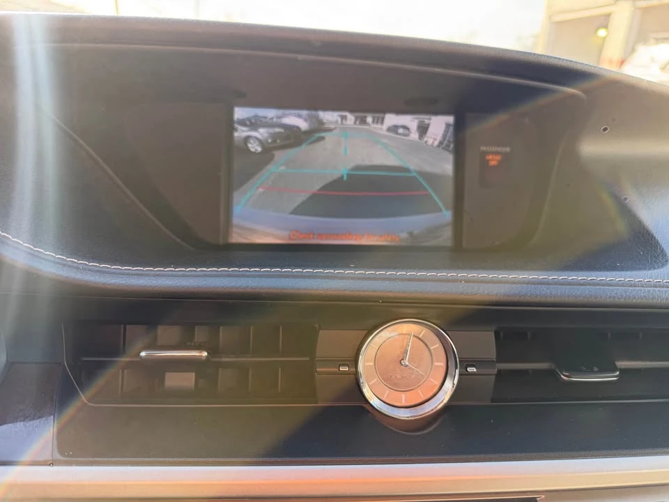 2013 Lexus ES 6th Gen - Image 15 of 18