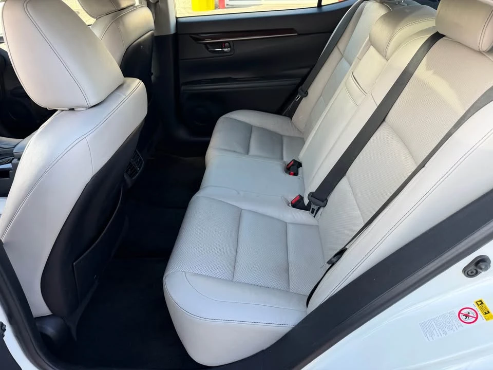 2013 Lexus ES 6th Gen - Image 12 of 18