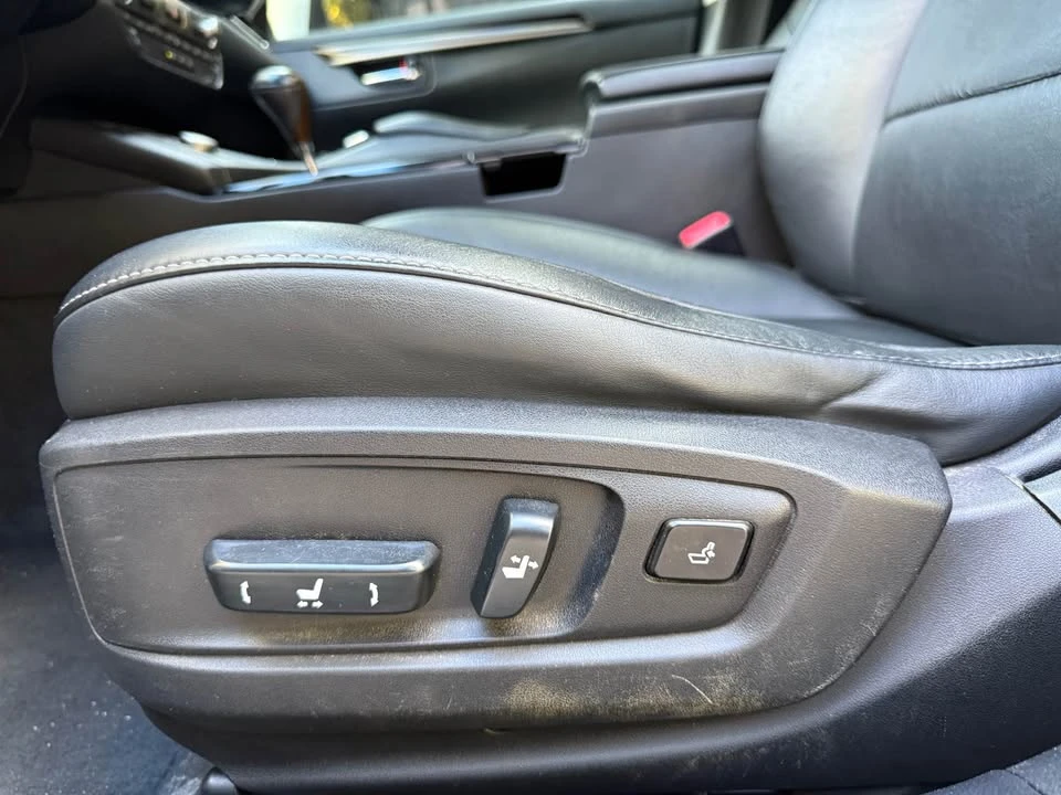 2013 Lexus ES 6th Gen - Image 16 of 19