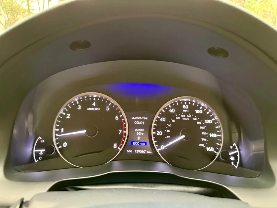 2013 Lexus ES 6th Gen - Image 9 of 19