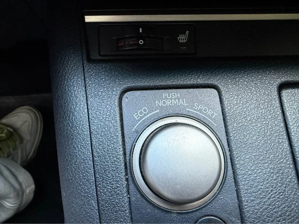 2013 Lexus ES 6th Gen - Image 14 of 19
