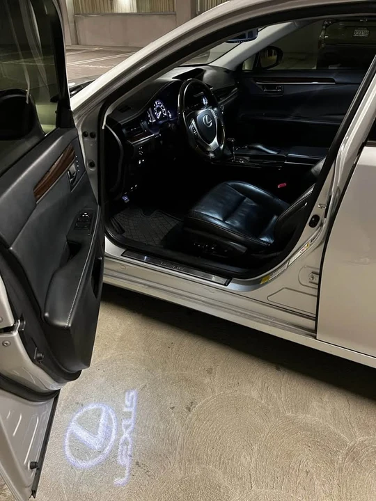 2013 Lexus ES 6th Gen - Image 16 of 20