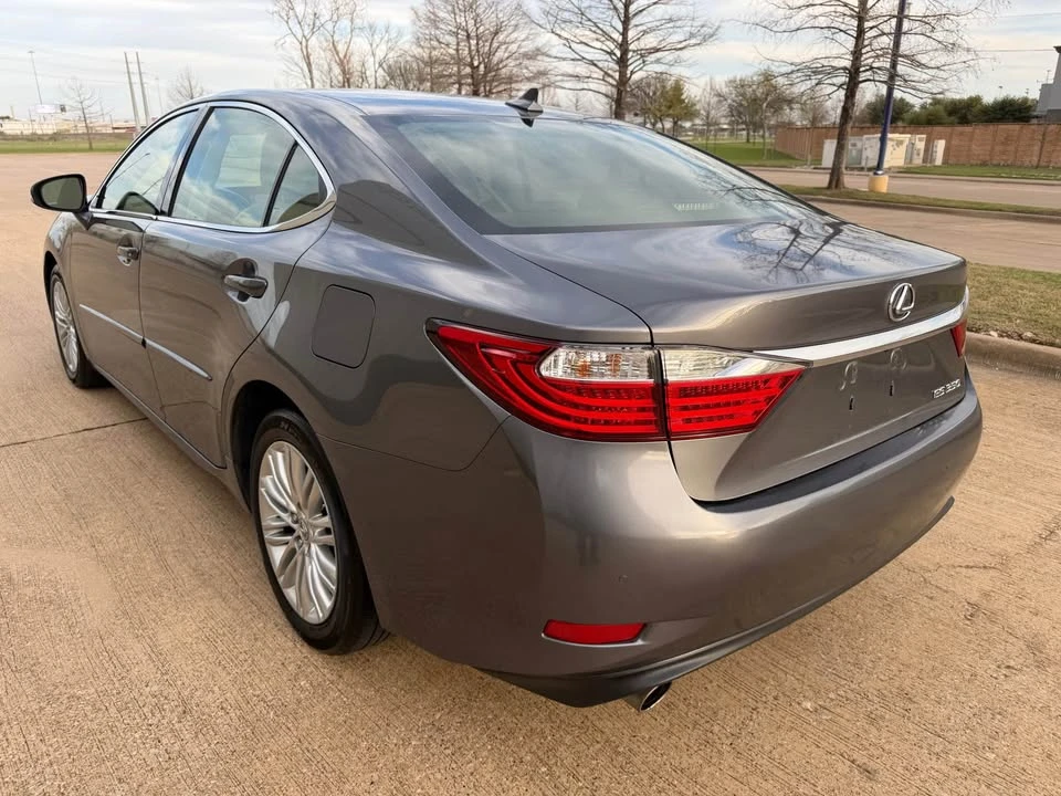 2013 Lexus ES 6th Gen - Image 6 of 18