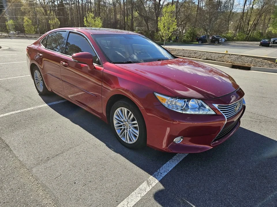 2013 Lexus ES 6th Gen - Image 14 of 18