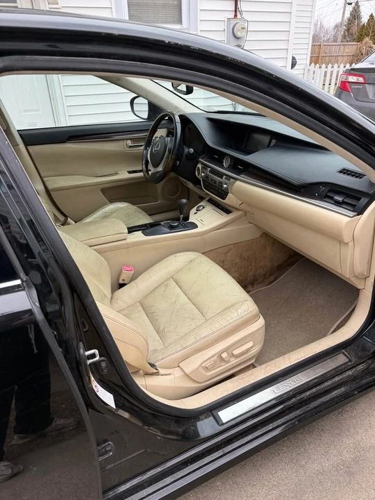 2013 Lexus ES 6th Gen - Image 6 of 10
