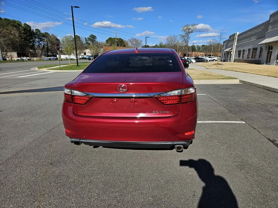 2013 Lexus ES 6th Gen - Image 4 of 18
