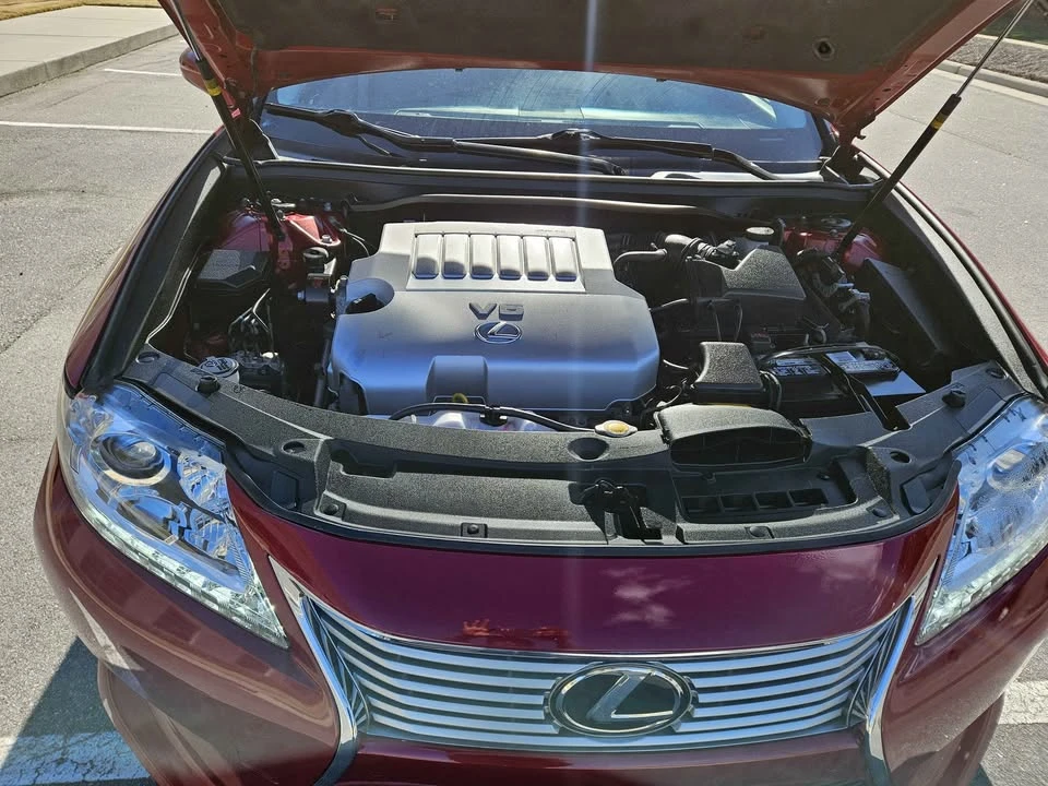 2013 Lexus ES 6th Gen - Image 16 of 18