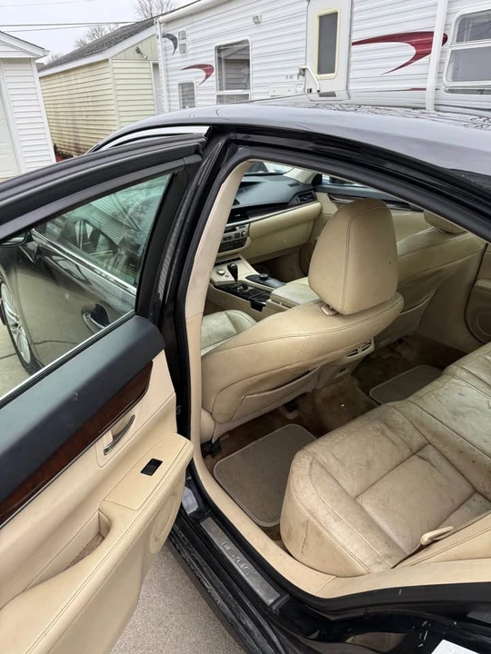 2013 Lexus ES 6th Gen - Image 7 of 10