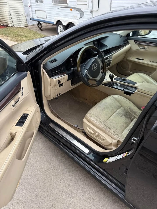 2013 Lexus ES 6th Gen - Image 5 of 10