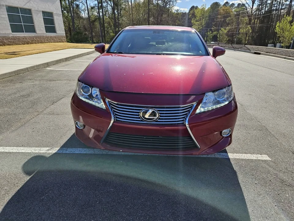 2013 Lexus ES 6th Gen - Image 13 of 18