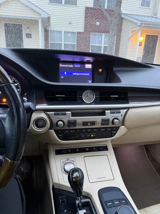 2013 Lexus ES 6th Gen - Image 10 of 10