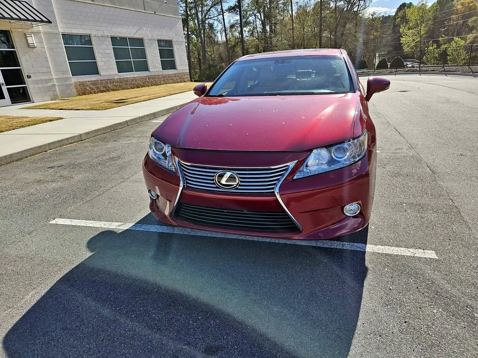 2013 Lexus ES 6th Gen - Image 2 of 18