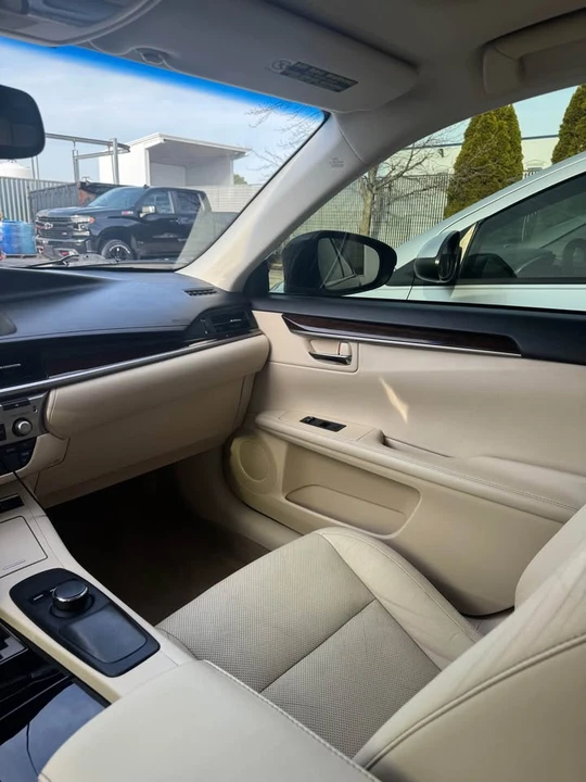 2013 Lexus ES 6th Gen - Image 17 of 20